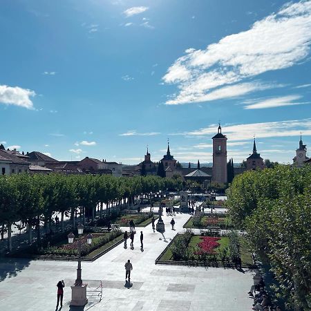 Sonar En La Plaza Cervantes 3 Alcalá de Henares Eksteriør billede