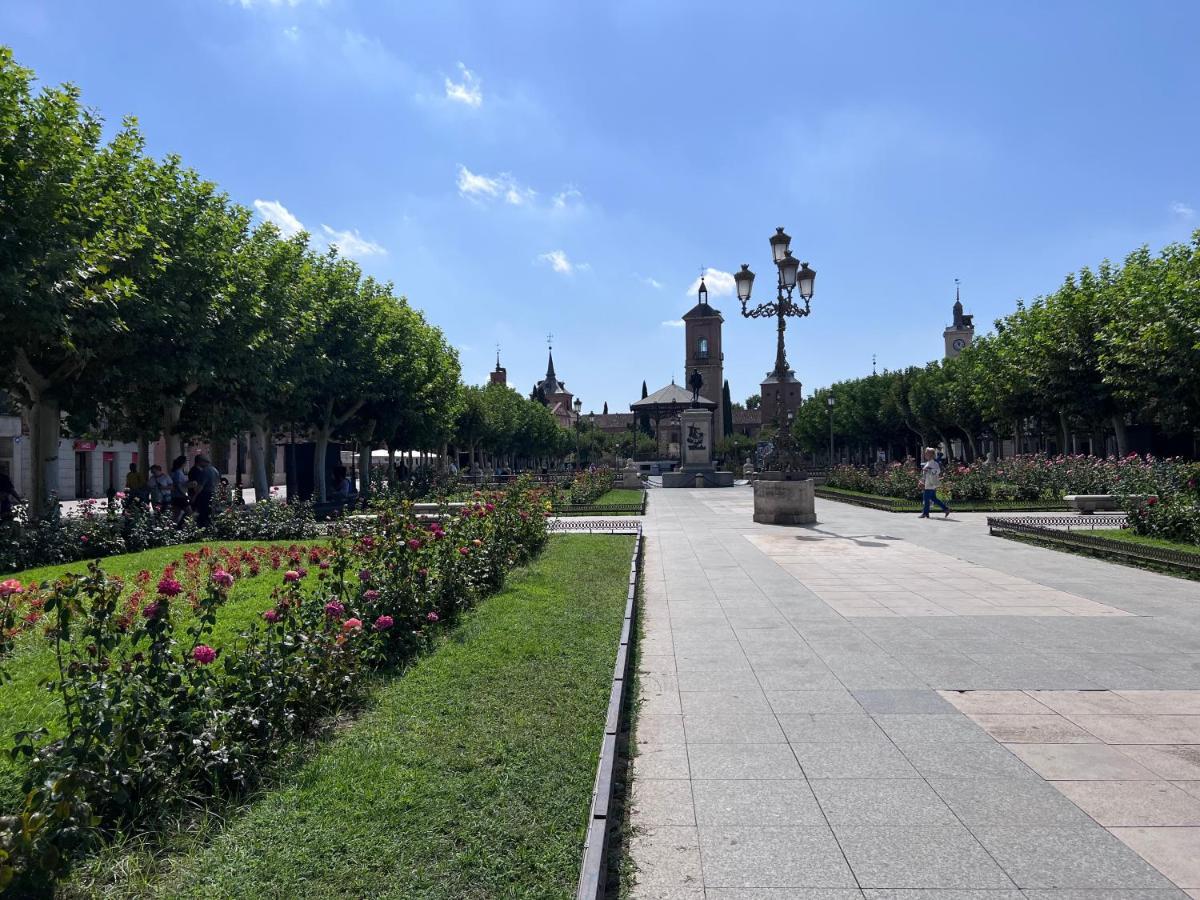 Sonar En La Plaza Cervantes 3 Alcalá de Henares Eksteriør billede